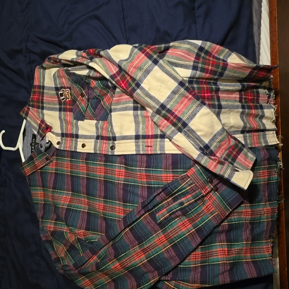 Akoo Mens XL long sleeve button down red and green